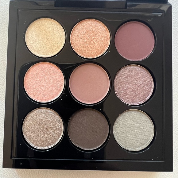 Brand New! Still in the box Limited Edition Palette- MAC “Solar Glow Times Nine” - Picture 4 of 5